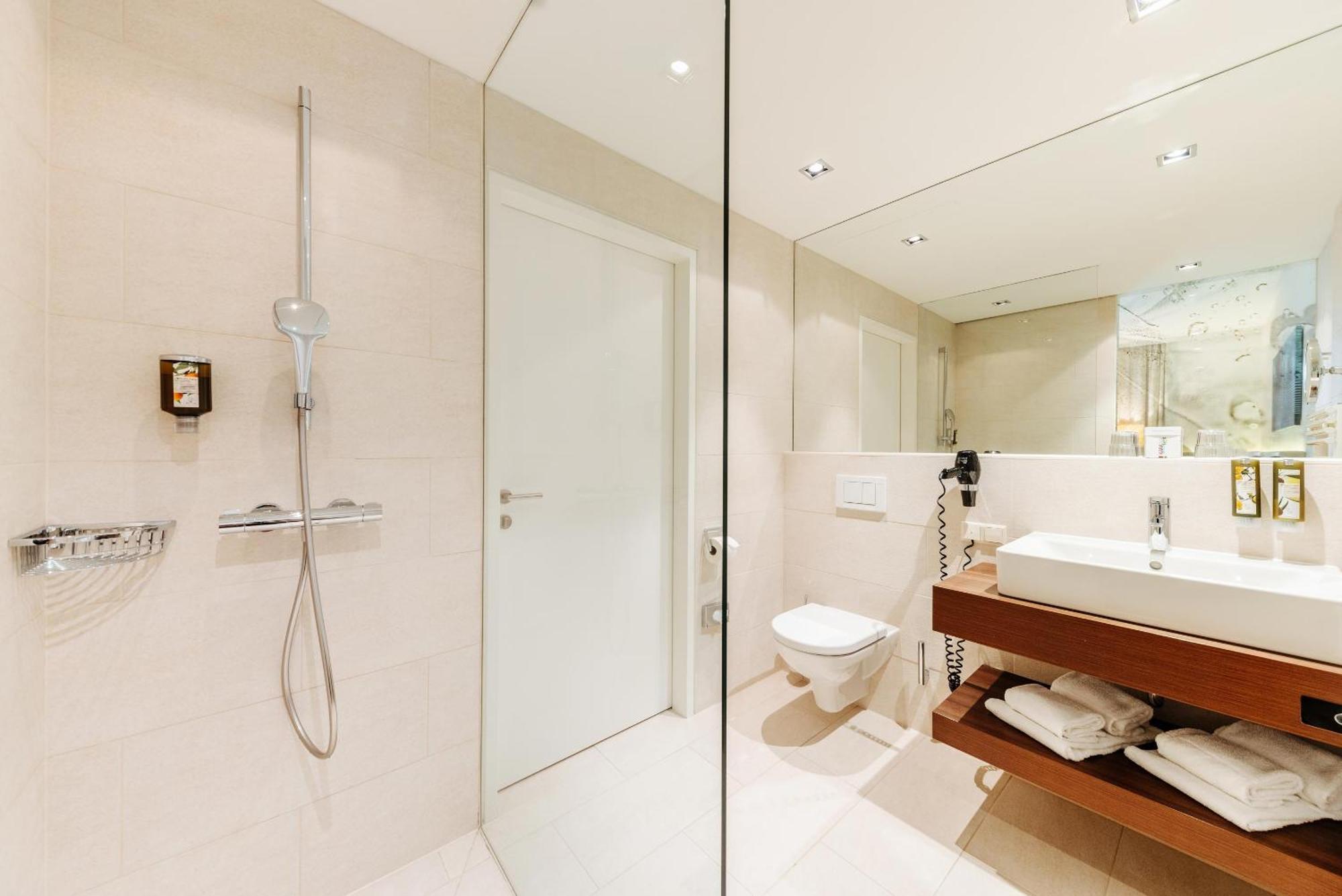 Thermenhotel Karawankenhof Villach Dış mekan fotoğraf